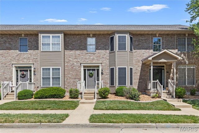 521 Queens Court Pl, Saint Peters, MO 63376 - photo 1