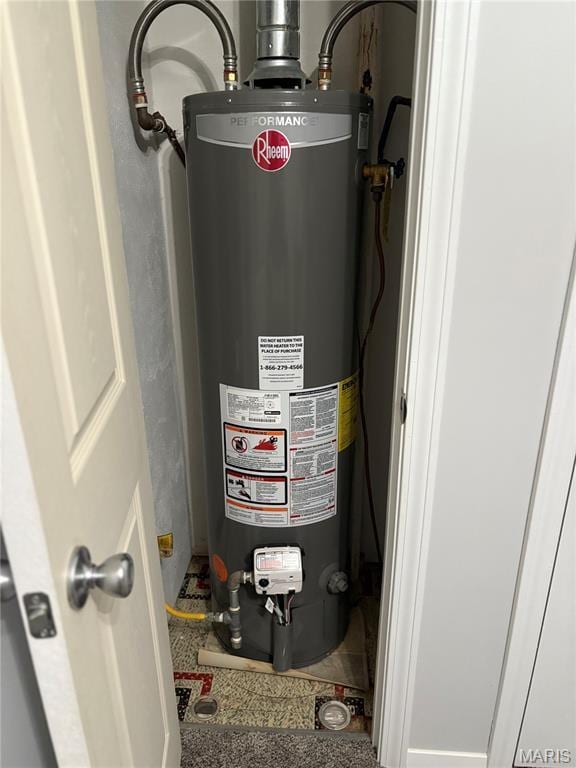 422 W Dover St, Monroe City, MO 63456 - utilities with water heater
