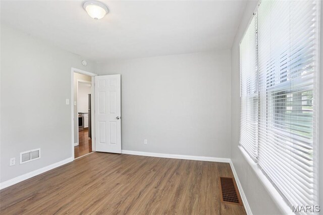 2756 Hawson Dr, Saint Louis, MO 63125 - photo 13