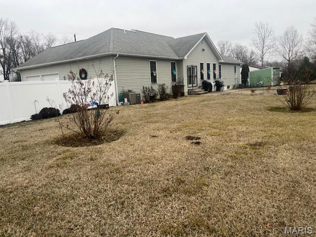 815 Gail St, Charleston, MO 63834 - photo 2
