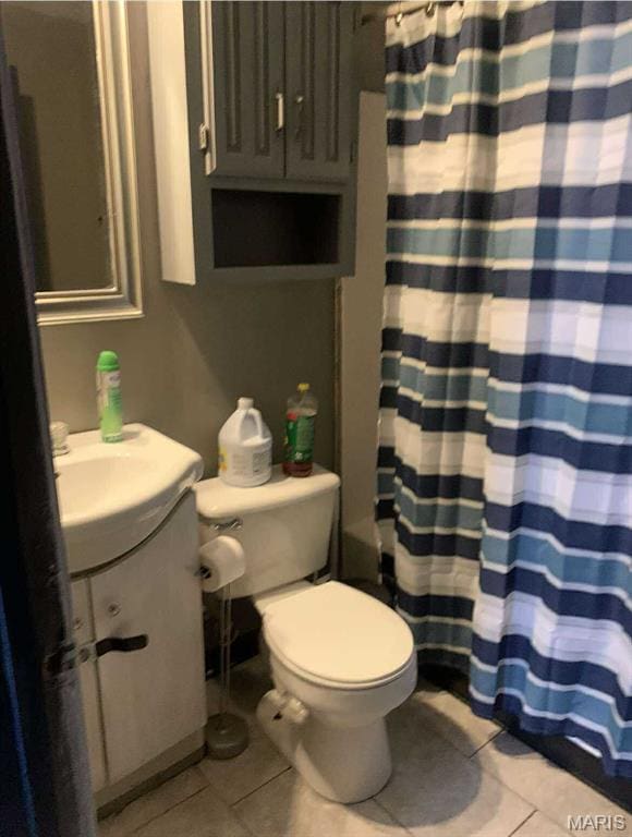 408 4th St, Doniphan, MO 63935 - full bath with tile patterned flooring, vanity, and curtained shower