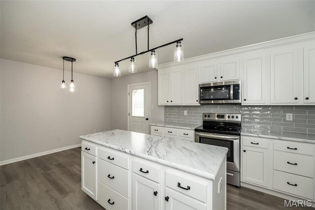 10 Tallyho Trl, Wentzville, MO 63366