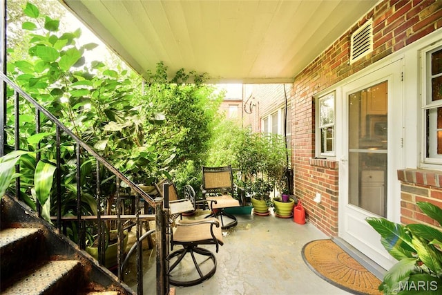 8100 Delmar Blvd Unit 1W, University City, MO 63130 - view of porch