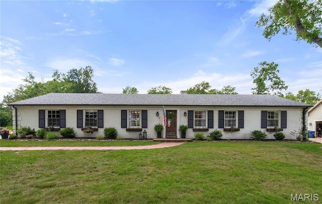 1715 Pine Hill Dr, Des Peres, MO 63131 - ranch-style house featuring brick siding and a front lawn
