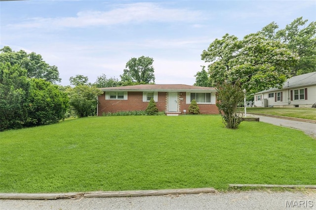 3120 Hawthorne Blvd, Alton, IL 62002 - single story home featuring a front yard and brick siding