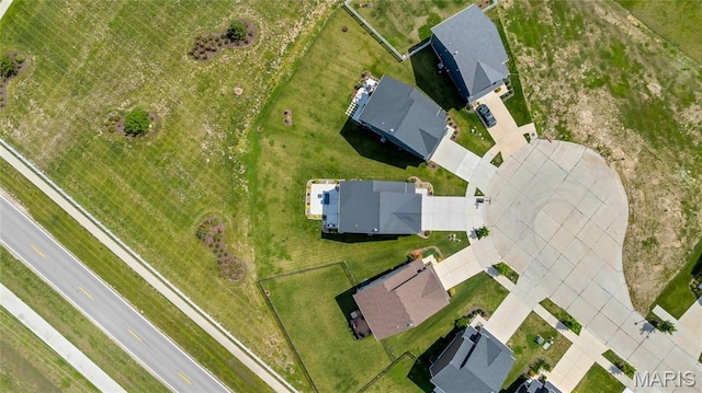 130 Baycrest Ct, Saint Charles, MO 63301 - drone / aerial view