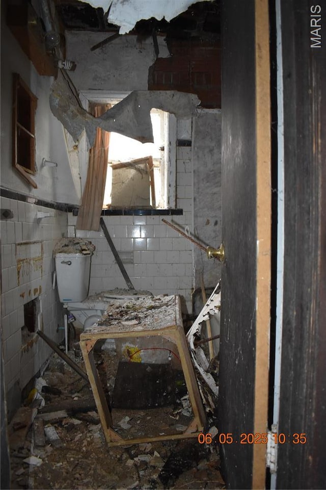 3835 Oakridge Blvd, Northwoods, MO 63121 - bathroom featuring toilet