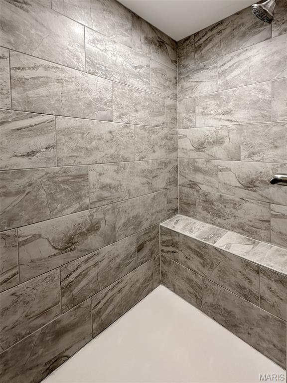 9 Sonata Ln, Troy, IL 62294 - bathroom featuring tiled shower
