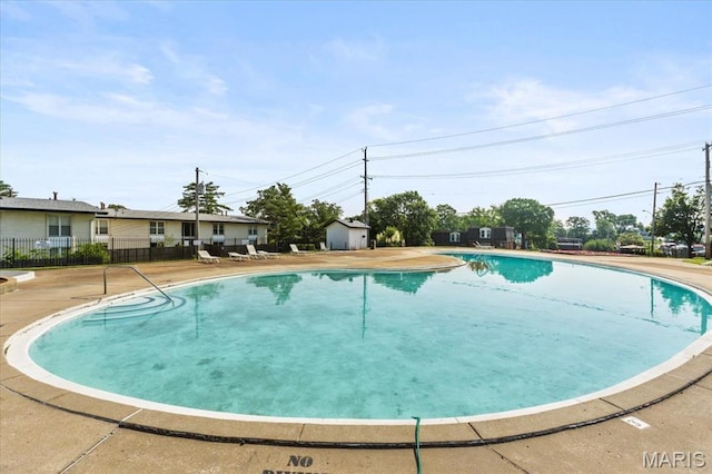 10401 Briarbend Dr Unit 2, Saint Louis, MO 63146 - view of community pool
