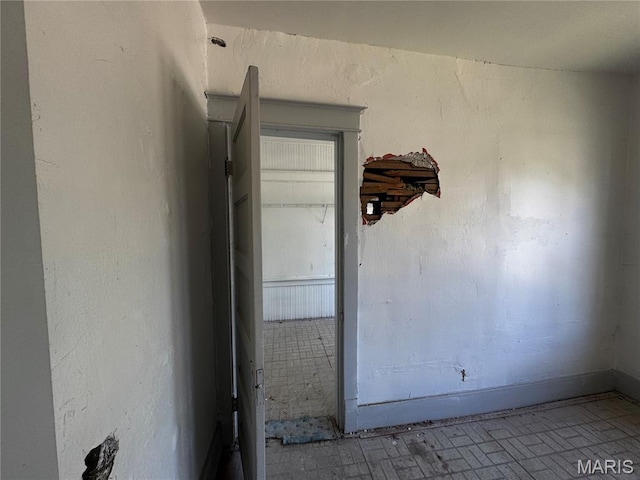 3929 Pennsylvania, Saint Louis, MO 63118 - empty room with baseboards