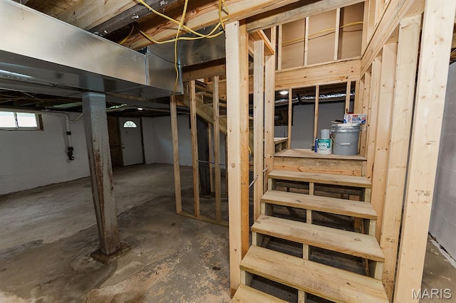 300 E 11th St, Salem, MO 65560 - view of below grade area