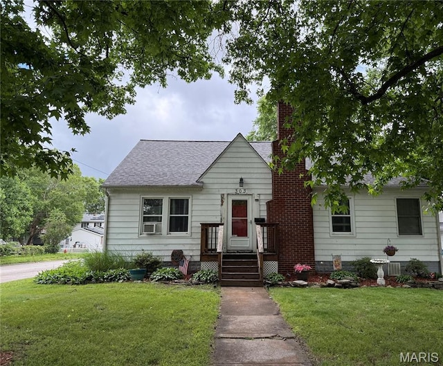 303 S 9th St, Wood River, IL 62095 - photo 1