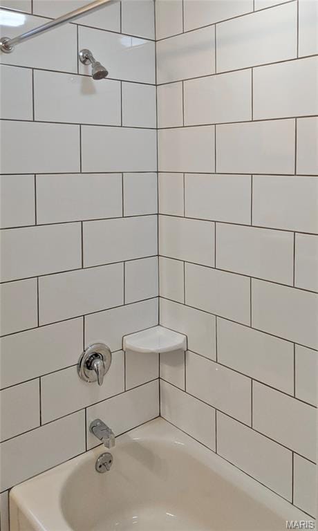 5322 Lansdowne Ave, Saint Louis, MO 63109 - full bath with shower / bathtub combination