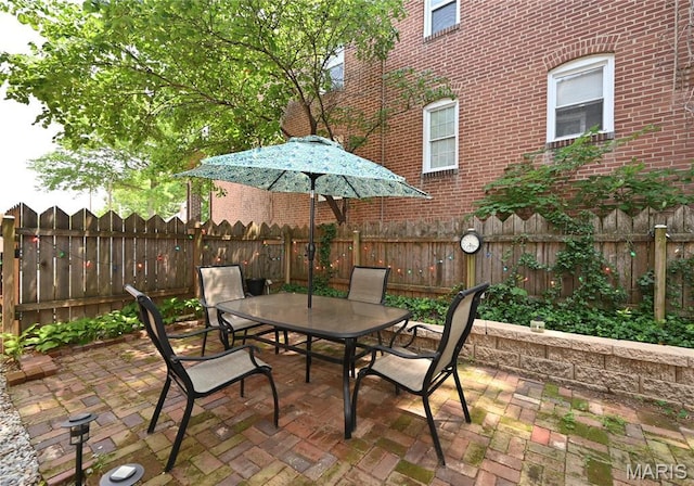 5322 Lansdowne Ave, Saint Louis, MO 63109 - view of patio / terrace featuring outdoor dining area