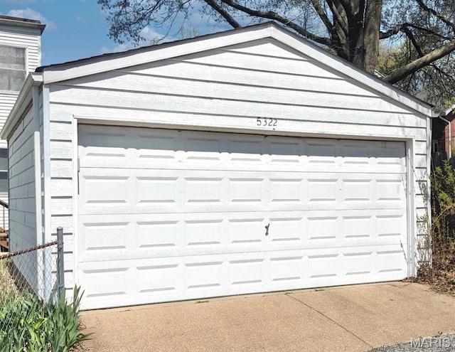 5322 Lansdowne Ave, Saint Louis, MO 63109 - view of detached garage