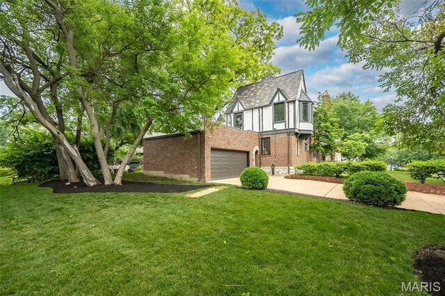 8051 Crescent Dr, Clayton, MO 63105