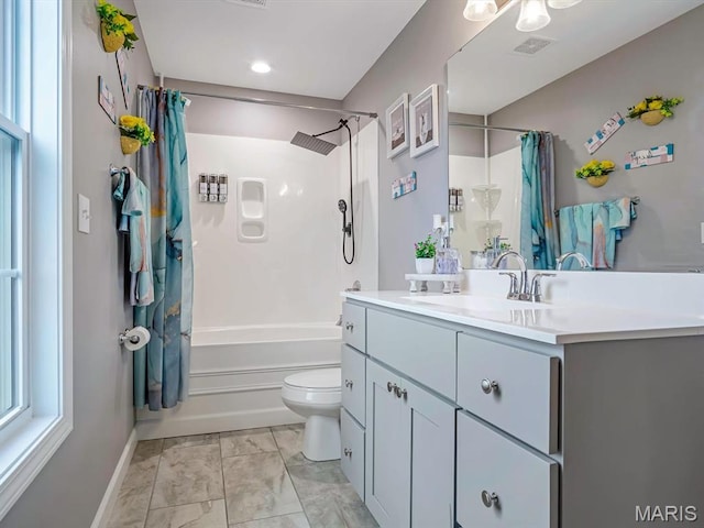 1050 Creekside Dr, Waterloo, IL 62298 - bathroom with vanity, shower / bath combo with shower curtain, and recessed lighting