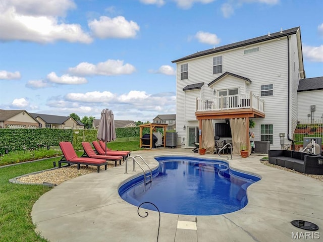 1050 Creekside Dr, Waterloo, IL 62298 - rear view of house featuring a patio area