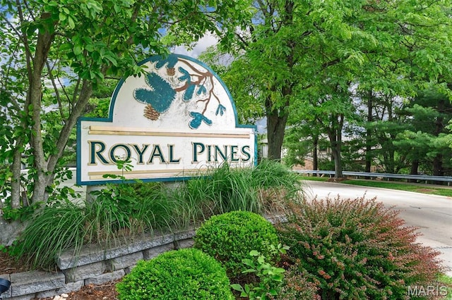 13176 Royal Pines Dr, Maryland Heights, MO 63146 - photo 15