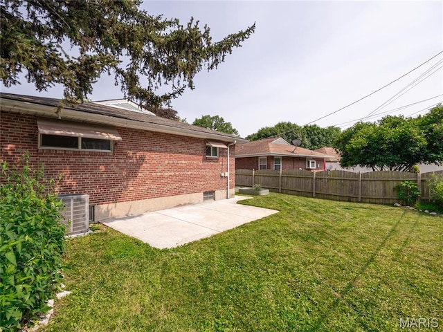 6417 Ruth Dr, Saint Louis, MO 63116 - view of yard featuring a patio area