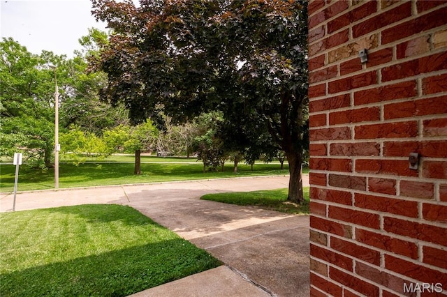 6417 Ruth Dr, Saint Louis, MO 63116 - view of patio / terrace