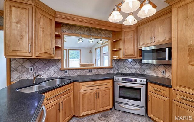 7928 Campion Ln, Hazelwood, MO 63042
