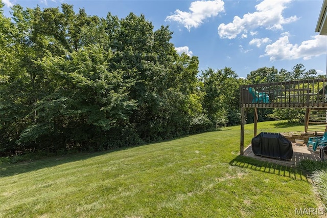 24 Adventura Dr, Festus, MO 63028 - view of grassy yard featuring a deck