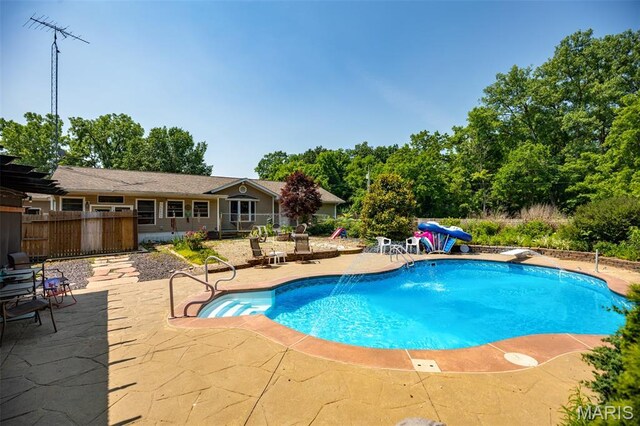 879 Old Quarry Trl, Litchfield, IL 62056