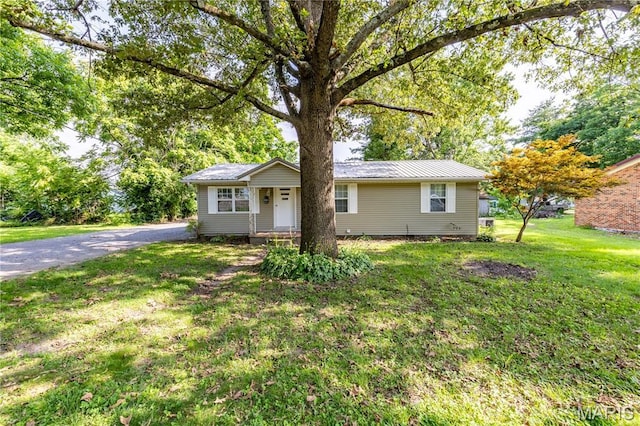 106 Taylor, East Prairie, MO 63845 - photo 1