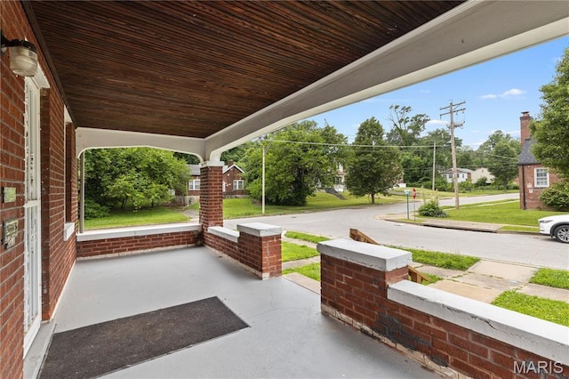 3800 Oakridge Blvd, Northwoods, MO 63121 - view of porch