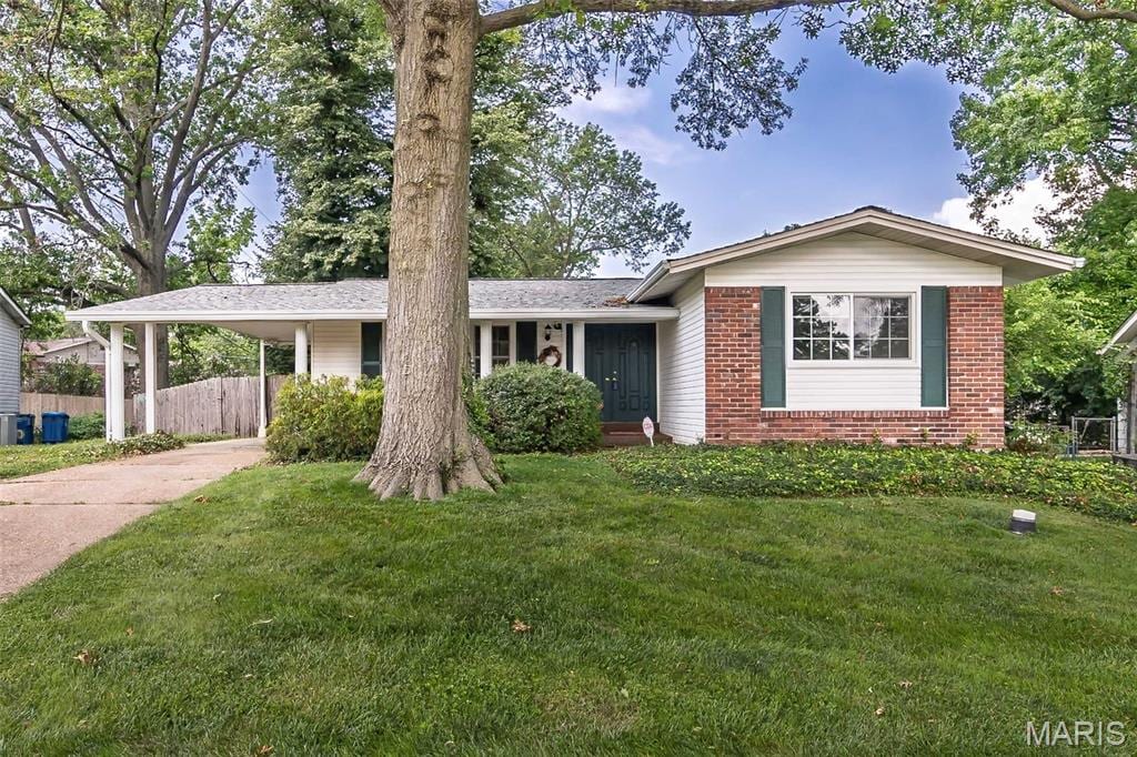 12432 Glennoble Dr, Maryland Heights, MO 63043 - photo 1