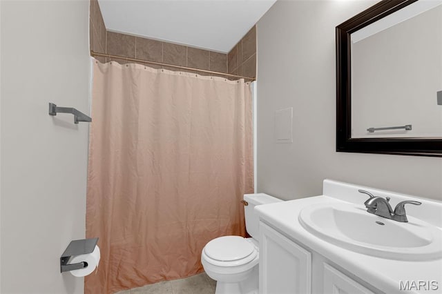 800 Sugar Valley Ct Unit A, Saint Peters, MO 63376 - bathroom featuring vanity, curtained shower, and tile patterned flooring