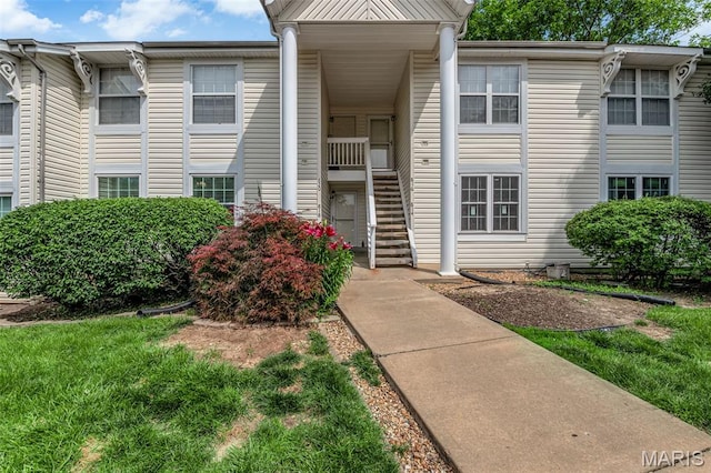 818 Sugar Valley Ct, Saint Peters, MO 63376 - view of building exterior with stairs