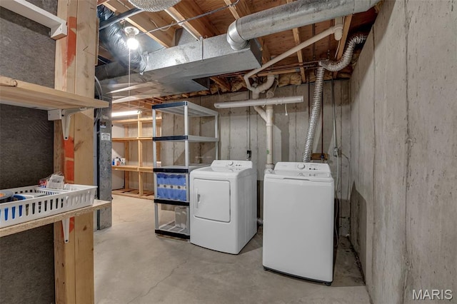 818 Sugar Valley Ct, Saint Peters, MO 63376 - unfinished below grade area featuring washing machine and clothes dryer