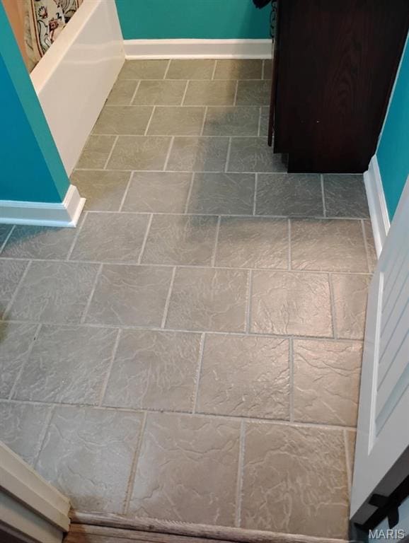 1107 Daffodil St, Sikeston, MO 63801 - bathroom with baseboards