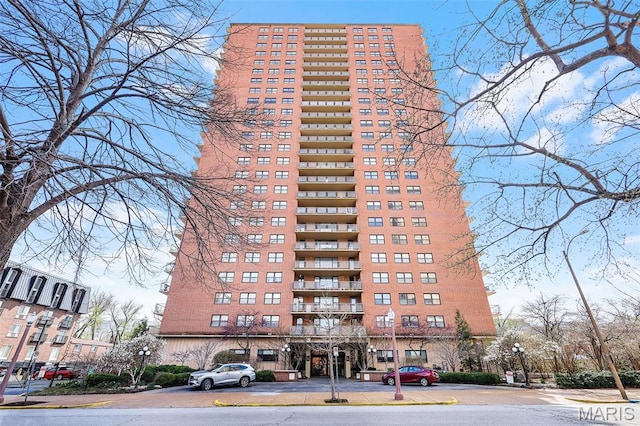 4466 W Pine Blvd Unit 7D, Saint Louis, MO 63108 - view of apartment building / complex