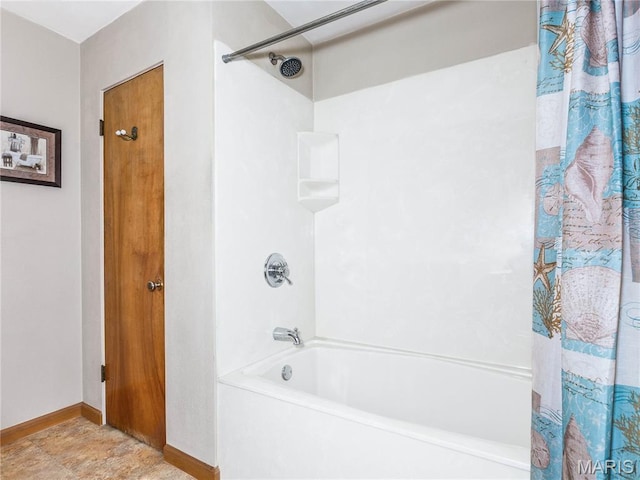 9 Richard St, Waterloo, IL 62298 - full bathroom featuring shower / tub combo with curtain and baseboards