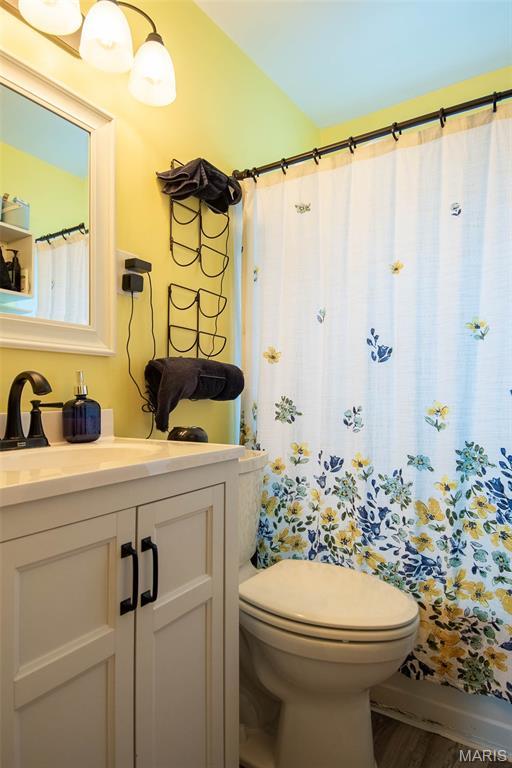 8935 Blackpool Dr, Saint George, MO 63123