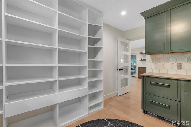 1607 Wyncliff Ln, Frontenac, MO 63131 - pantry with french doors