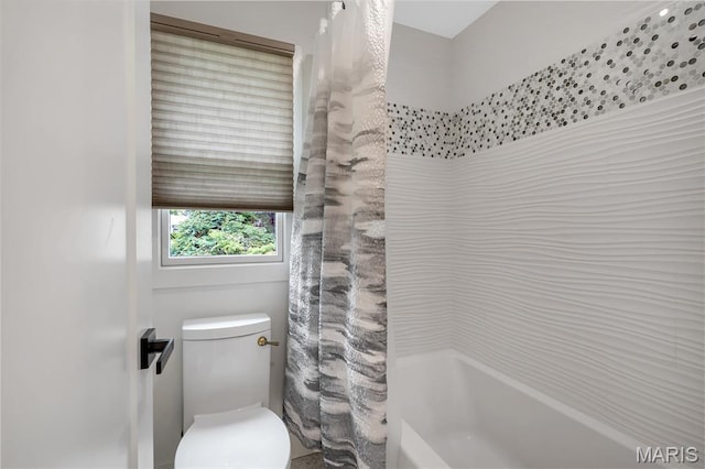 1607 Wyncliff Ln, Frontenac, MO 63131 - full bath with shower / bath combination with curtain and toilet
