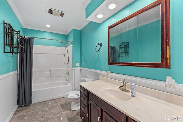 912 N Illinois Ave, Litchfield, IL 62056 - full bathroom featuring crown molding, shower / bath combo with shower curtain, vanity, and wainscoting