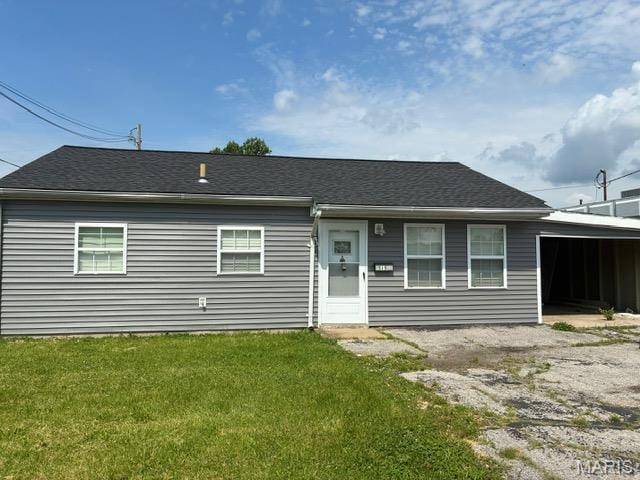 515 N 37th St, Belleville, IL 62226 - view of front of property featuring a front yard