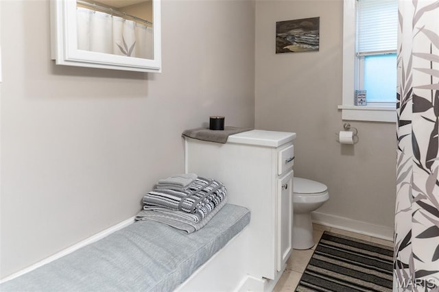 623 Boyne St, De Soto, MO 63020 - bathroom with toilet and a shower with shower curtain