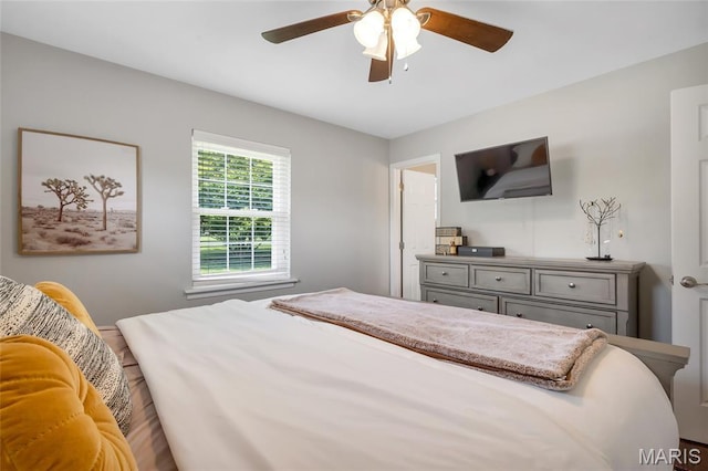 4004 W Dr, Saint Peters, MO 63376 - bedroom with a ceiling fan