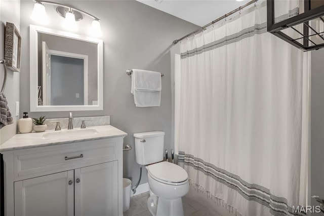 4004 W Dr, Saint Peters, MO 63376 - bathroom with vanity and a shower with shower curtain