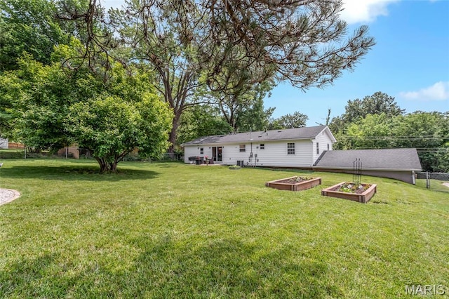 4004 W Dr, Saint Peters, MO 63376 - view of yard featuring a vegetable garden