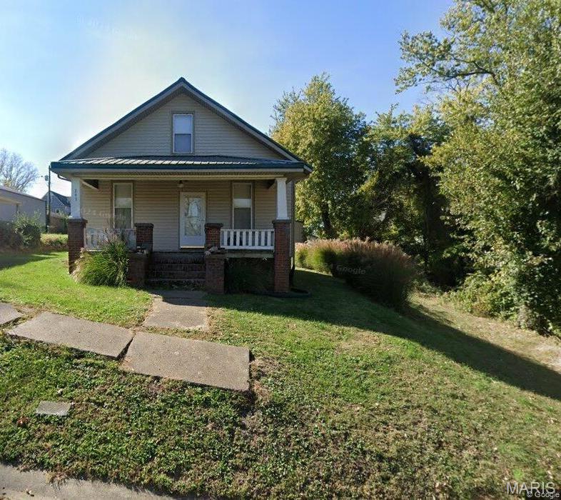 249 Maple St, Chester, IL 62233 - photo 1
