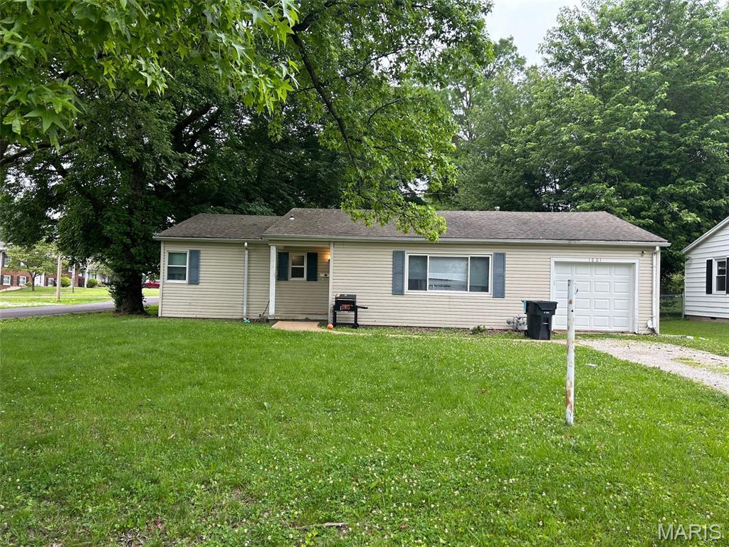 1601 Foster Dr, Belleville, IL 62226 - photo 1