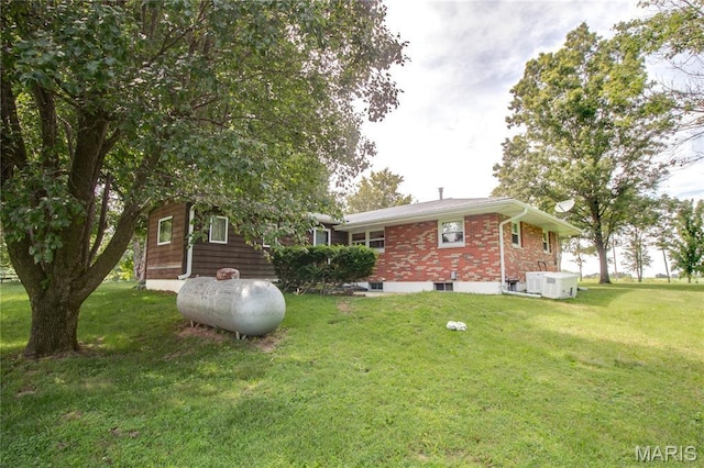 6155 Raymond Rd, Bunker Hill, IL 62014 - view of grassy yard