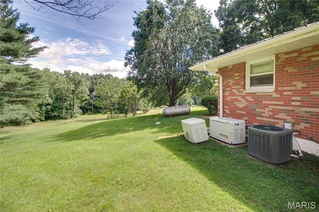 6155 Raymond Rd, Bunker Hill, IL 62014 - view of grassy yard
